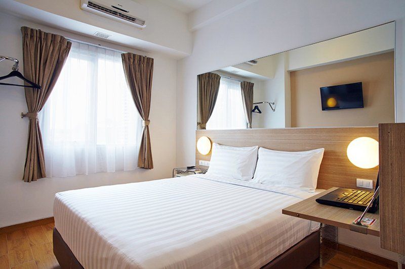 Monoloog Hotel Palembang Palimbão Exterior foto